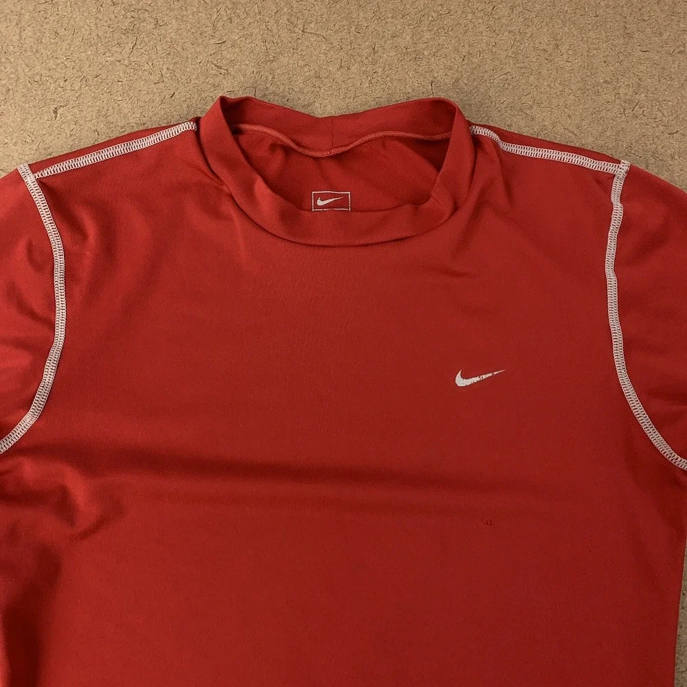 Nike‎ Team Boys Youth Size XL (18-20) Red Short Sleeve Fitted Athletic T-Shirt